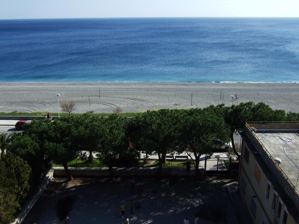 Case Vacanza Alega Mare Nizza di Sicilia Camera foto