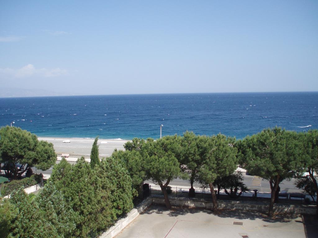 Case Vacanza Alega Mare Nizza di Sicilia Camera foto
